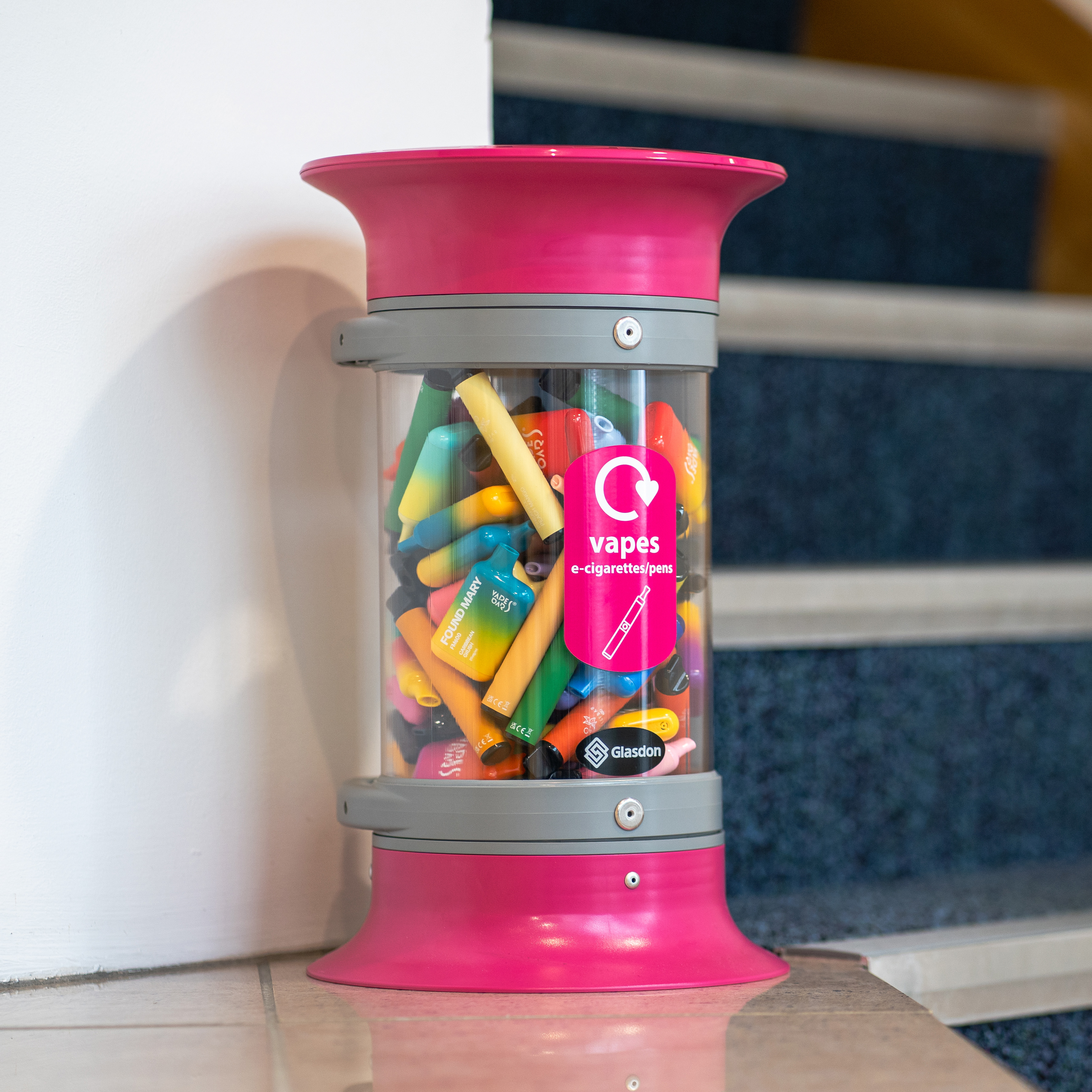 elfbar elfa kaufen So einfach war das Recycling deiner alten Vapes noch nie! 🌍♻️ Bestell dir  jetzt den Vape Recycling Bag gratis nach Hause und recycle bequem und  korrekt von zu Hause aus. 🏠✓ #beavaperecycler # main image 0